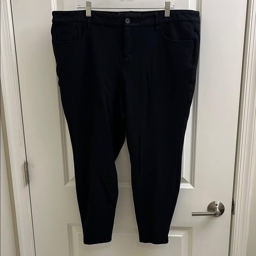 Torrid Size 22R Black Skinny Studio Ponte Mid-Rise Pant